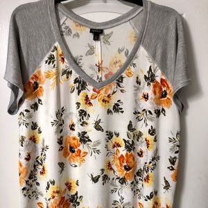 Torrid short sleeve v neck shirt